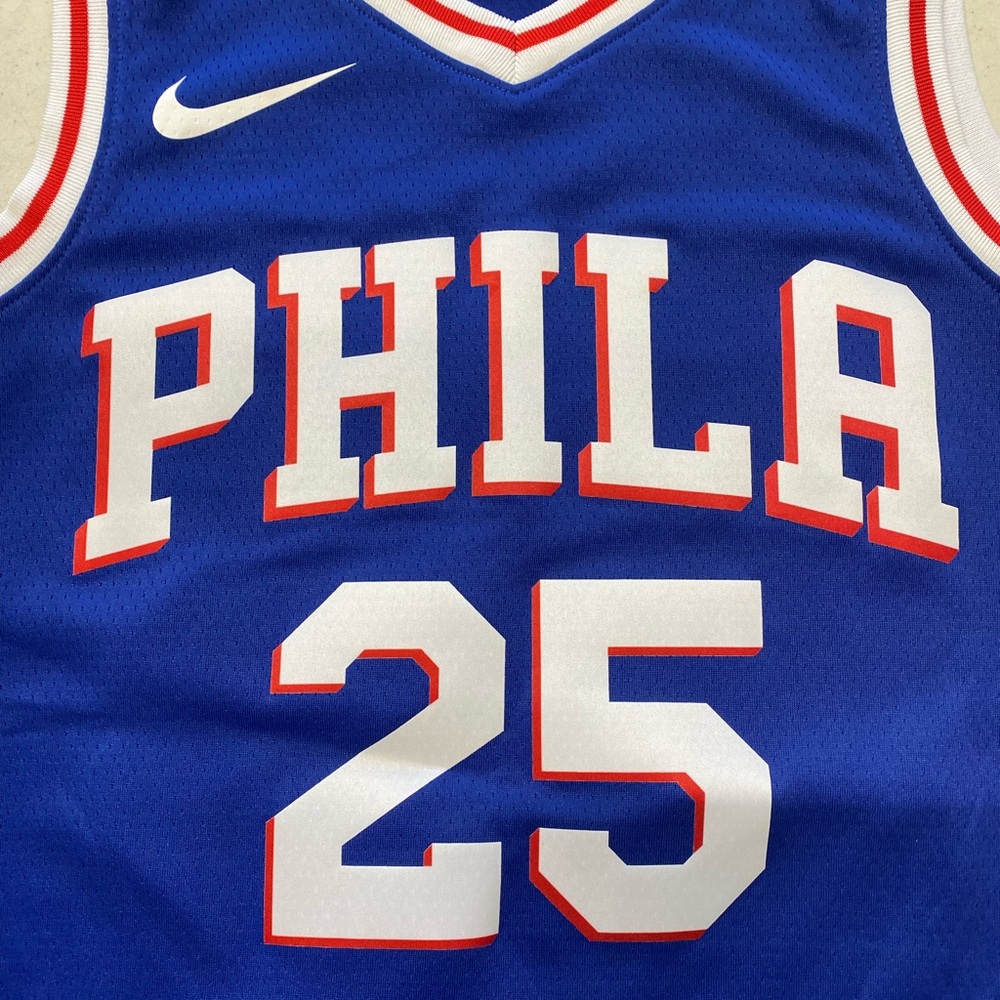 Mens New With Tags Nike Philadelphia 76ER’S #25 SIMMONS Jersey.
